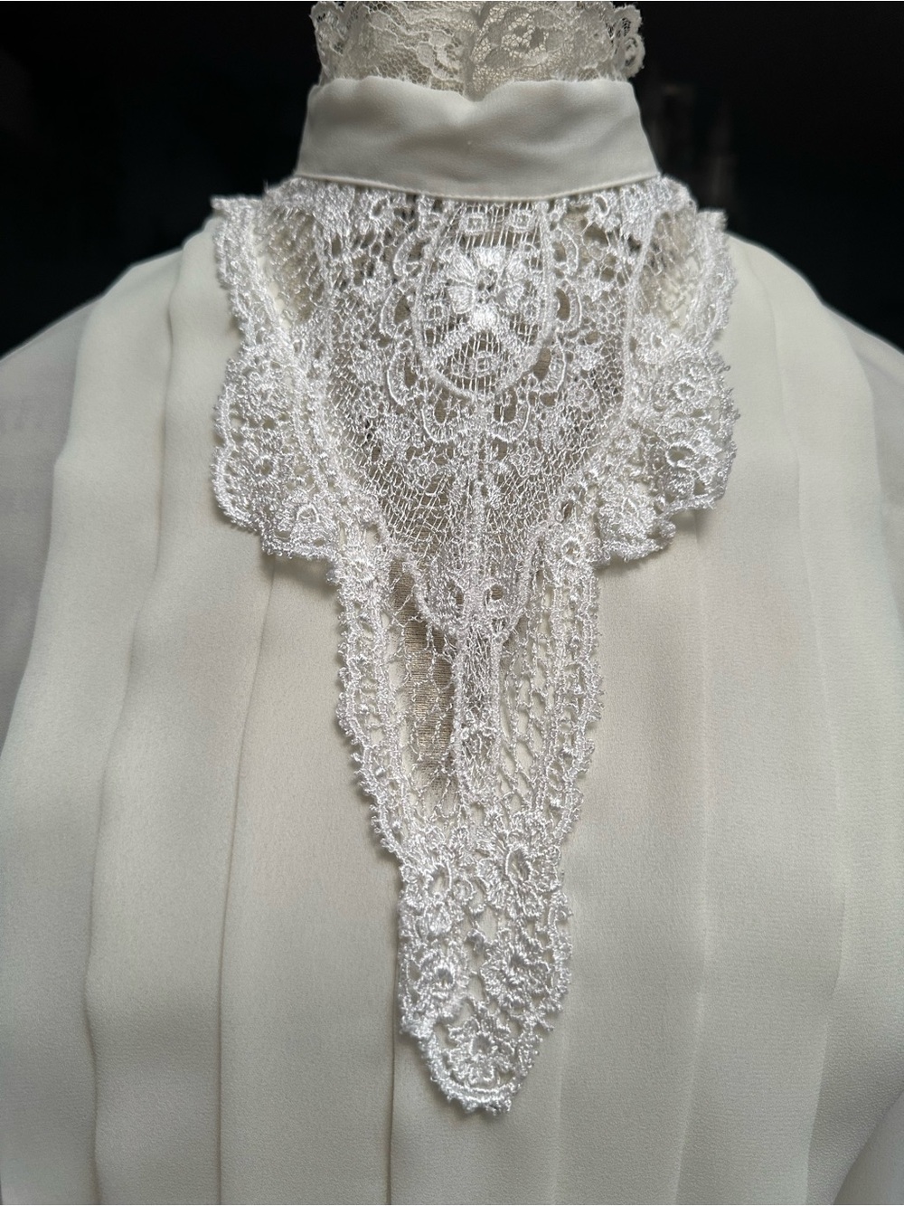 VICTORIAN EDWARDIAN BLOUSE TOP VTG 80s GOTHIC HIGH NECK PLEATED CREAM 12 - Picture 2 of 11